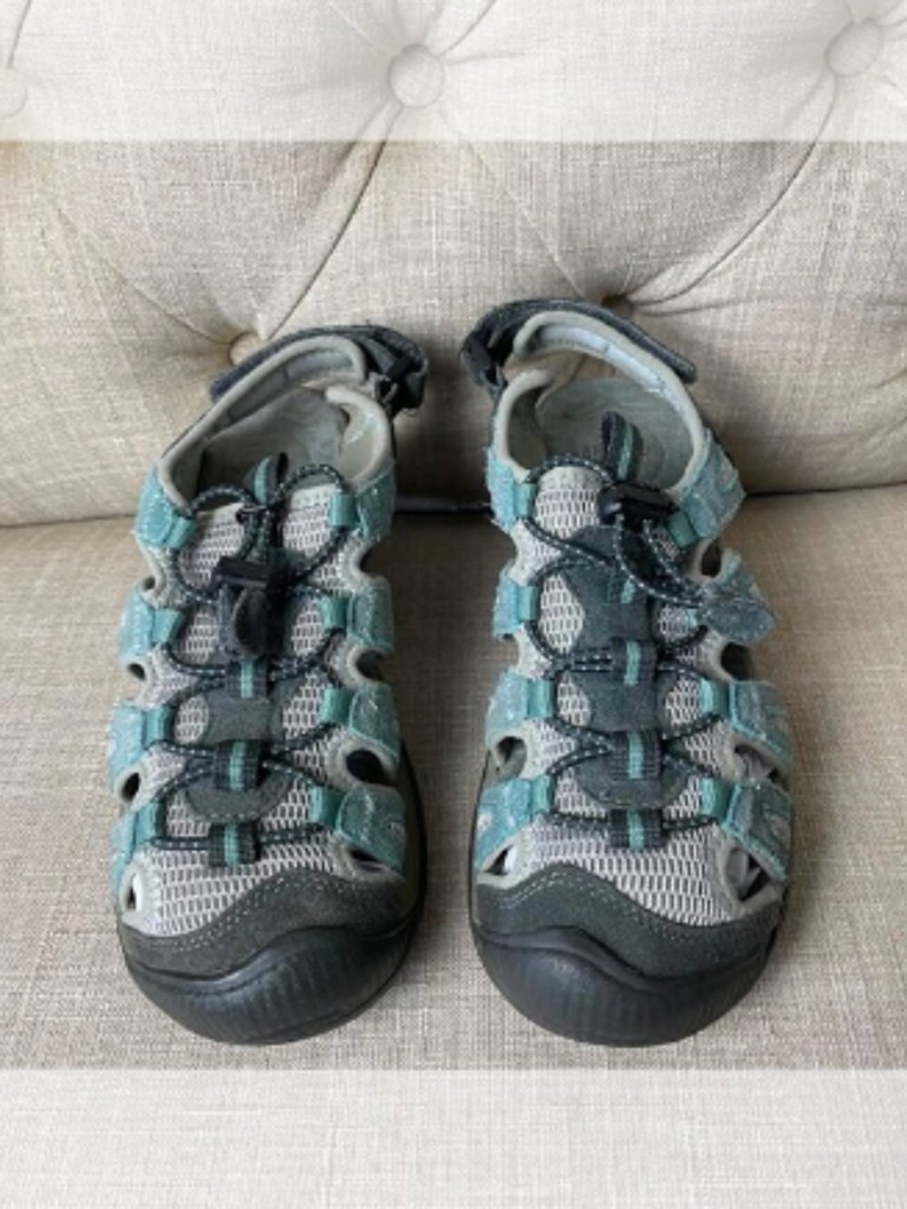 EUC Khombu Women's Teal & Gray Closed Toe Outdoor Athletic Shoes Sandals size 7